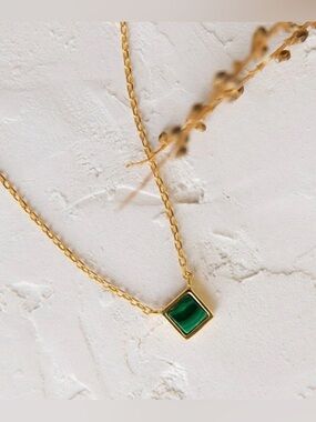 Malachite Stone Necklace Short Chain Gold Plated Silver